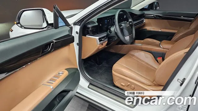 Hyundai Grandeur Grandeur (GN7) 2.5 Бензин 2WD — Фото автомобиля 10