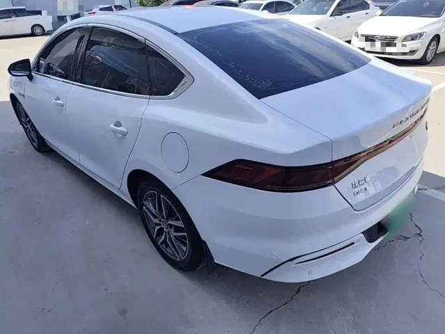 BYD Qin PLUS — Фото автомобиля 4