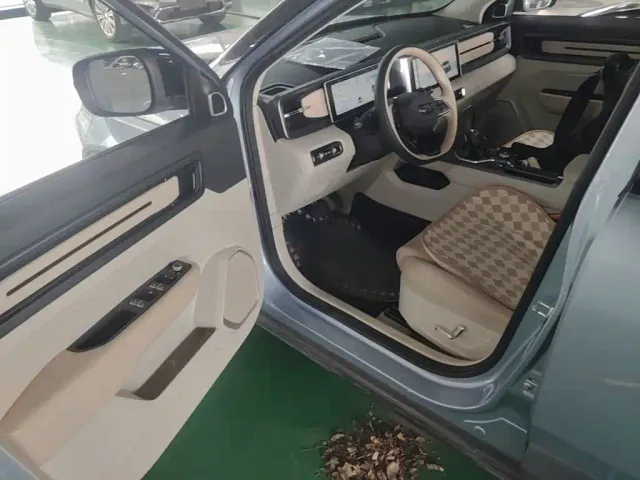 Geely ICON — Фото автомобиля 15