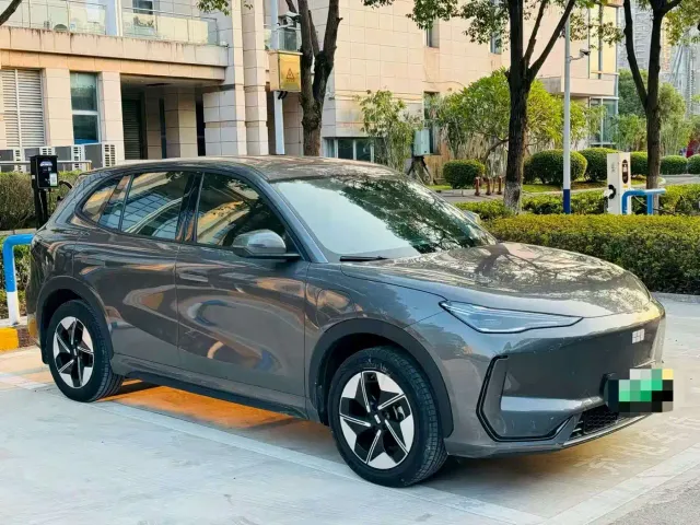 Geely Galaxy E5 — Фото автомобиля 3