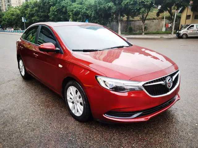 Buick Excelle — Фото автомобиля 3