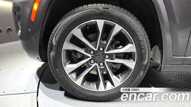 Jeep Cherokee Grand Cherokee(WL) 3.6 Overland — Фото автомобиля 5