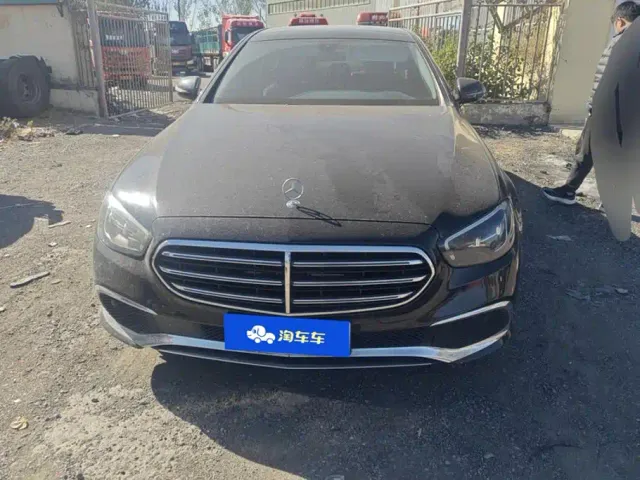 Mercedes-Benz E-Class — Фото автомобиля 2