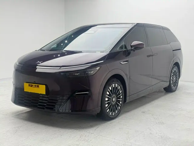 Xpeng X9 — Фото автомобиля 2