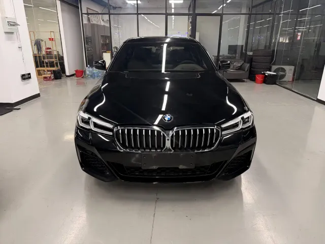 BMW BMW 5 Series 2023 530Li Premium M Sport Package — Фото автомобиля 2