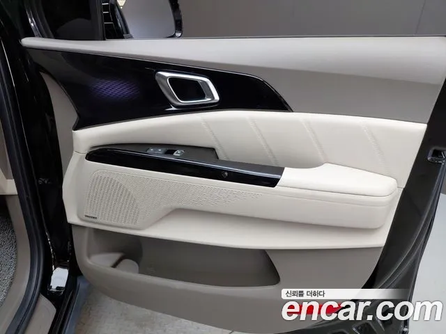 Kia Carnival Generation 4 — Фото автомобиля 13