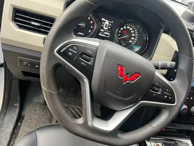 Wuling Zhengcheng — Фото автомобиля 11