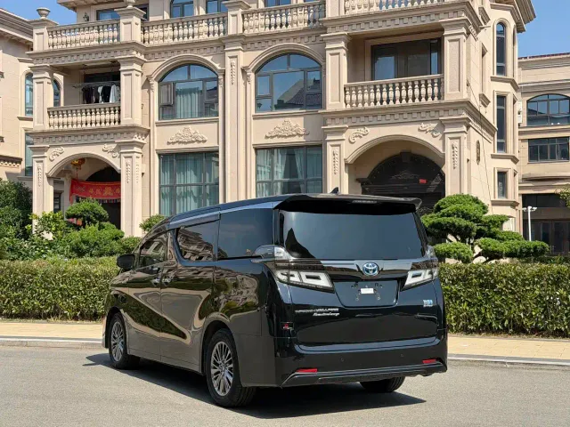 Toyota Vellfire — Фото автомобиля 4