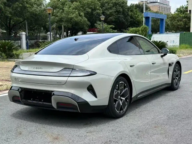 Xiaomi SU7 — Фото автомобиля 10