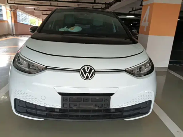 Volkswagen ID.3 — Фото автомобиля 2