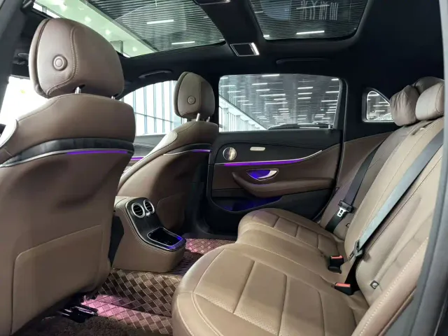Mercedes-Benz E-Class — Фото автомобиля 6