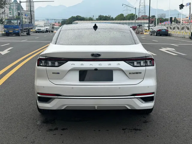 Ford Mondeo — Фото автомобиля 18