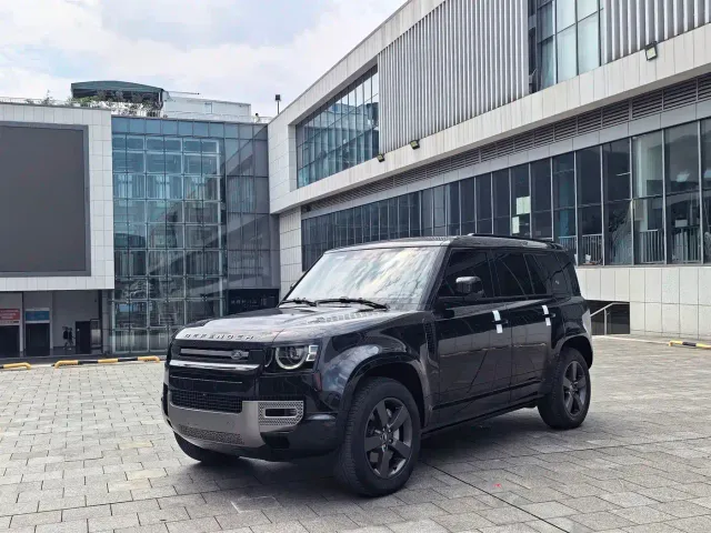 Фотография автомобиля — Land Rover Defender