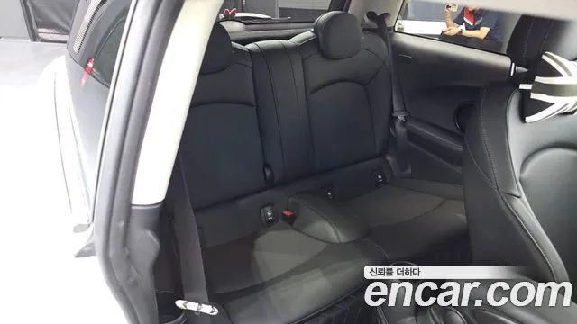 Mini Cooper Cooper Classic Plus — Фото автомобиля 11