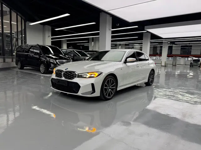 Фотография автомобиля — BMW 3 Series