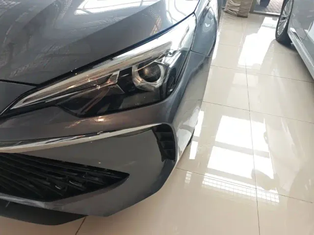 Roewe i5 — Фото автомобиля 23
