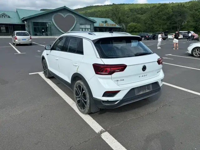 Volkswagen T-Roc — Фото автомобиля 6