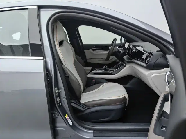 BYD Qin PLUS — Фото автомобиля 23