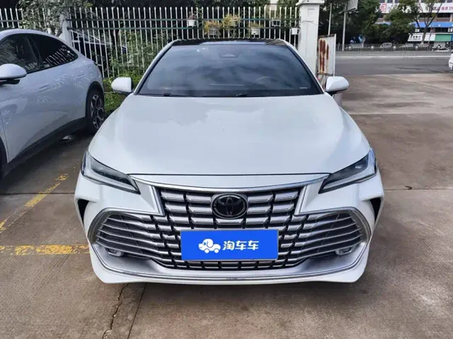 Toyota Avalon — Фото автомобиля 2