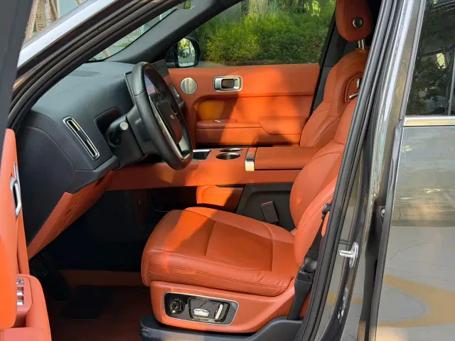 Li Auto L9 — Фото автомобиля 9