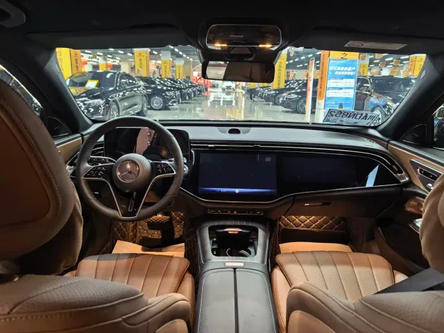 Mercedes-Benz E-Class — Фото автомобиля 8