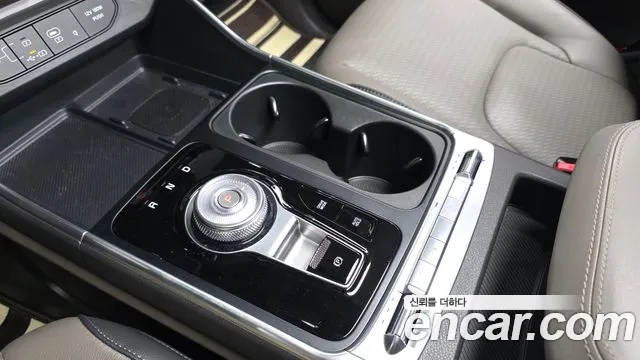 Kia Carnival Generation 4 — Фото автомобиля 12