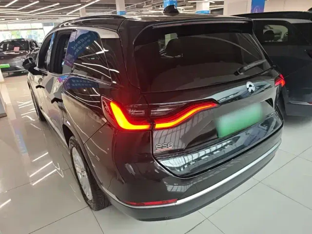 Nio ES8 — Фото автомобиля 4