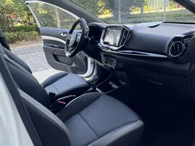 Kia KX1 — Фото автомобиля 8