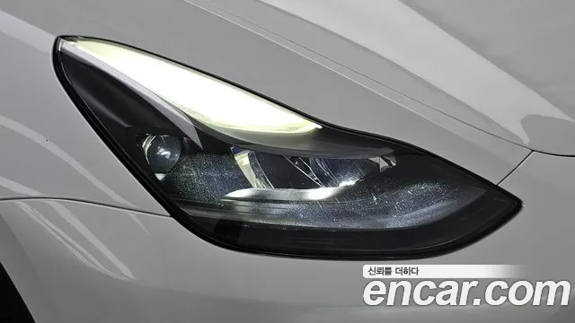 Tesla Model Y — Фото автомобиля 7