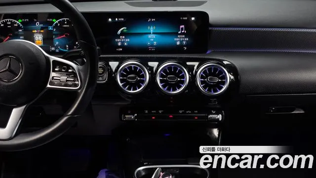 Mercedes-Benz A-Class — Фото автомобиля 12