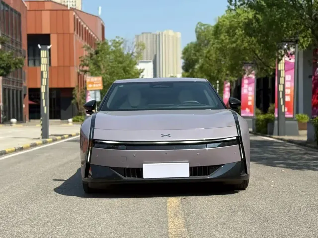 Xpeng P7 — Фото автомобиля 2