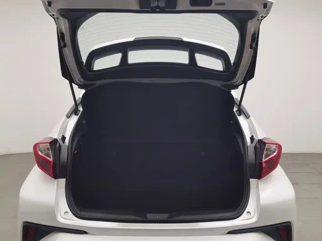 Toyota C-HR — Фото автомобиля 16