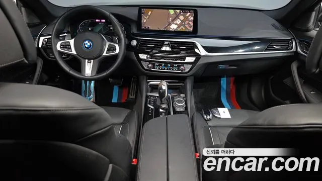 BMW 5 Series G30 — Фото автомобиля 10