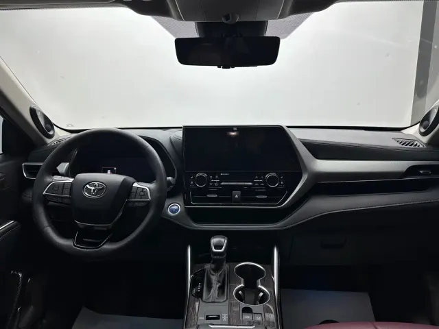 Toyota Highlander — Фото автомобиля 7
