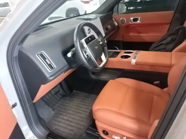 Li Auto L6 — Фото автомобиля 14