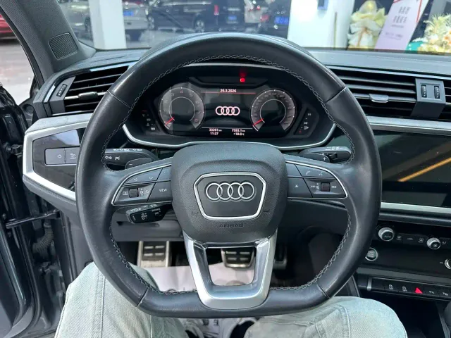 Audi Q3 — Фото автомобиля 12