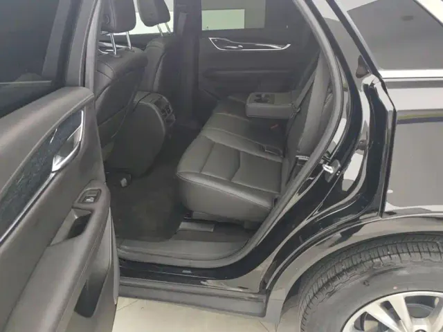 Cadillac XT5 — Фото автомобиля 11