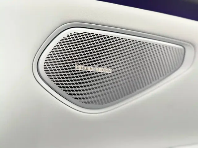 Lynk & Co Z10 — Фото автомобиля 16