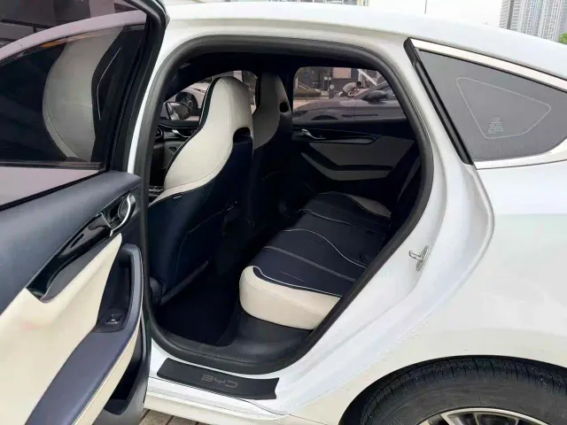 BYD Qin PLUS — Фото автомобиля 11