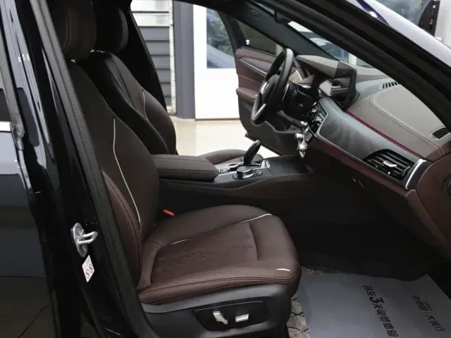 BMW 5 Series — Фото автомобиля 22