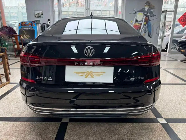 Volkswagen Passat — Фото автомобиля 5