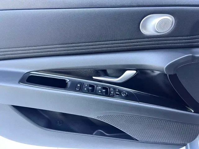 Hyundai Elantra — Фото автомобиля 8