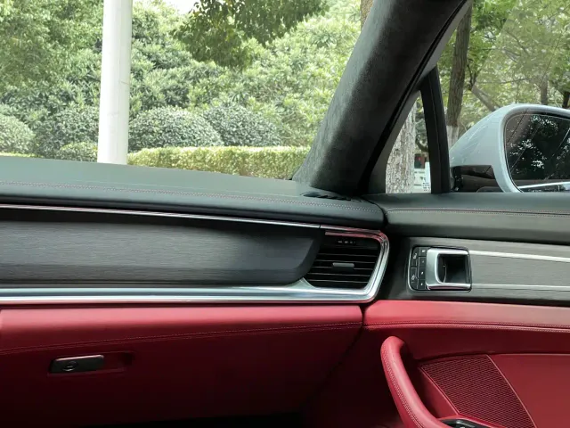 Porsche Panamera 2023 Panamera Executive Long Wheelbase Platinum Edition 2.9T — Фото автомобиля 17