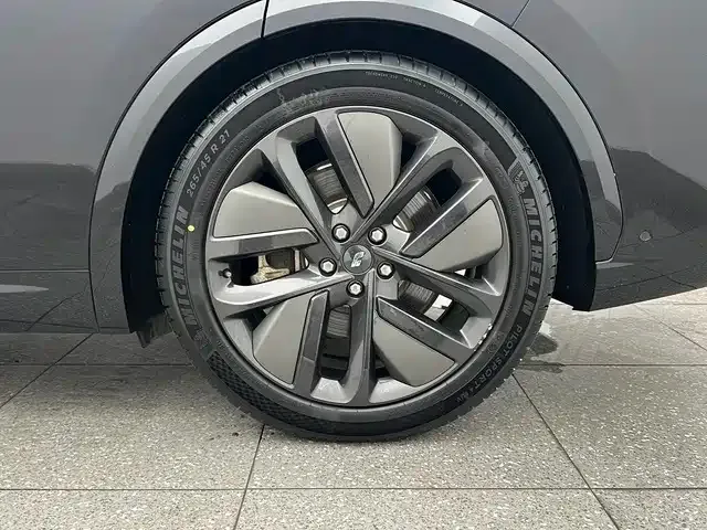 Li Auto L7 — Фото автомобиля 16
