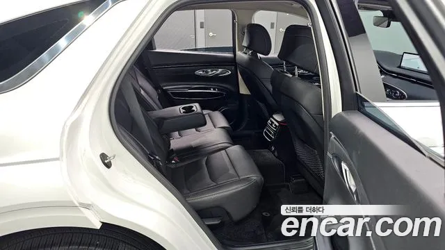 Genesis GV70 2.5T Бензин AWD — Фото автомобиля 10