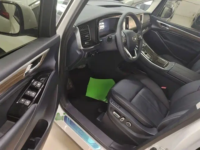 GAC Trumpchi M8 — Фото автомобиля 15