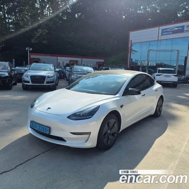 Tesla Model 3 — Фото автомобиля 2