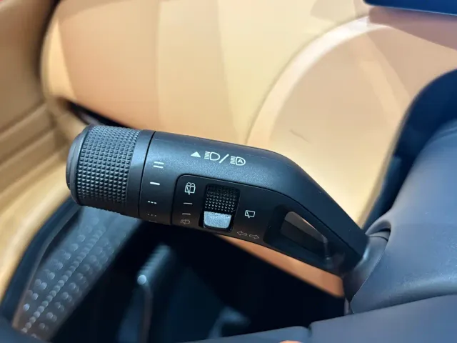 Geely Galaxy Starship 7 EM-i — Фото автомобиля 13