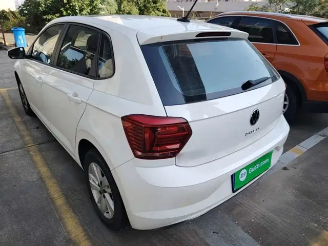 Volkswagen Polo — Фото автомобиля 4