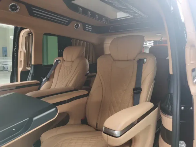 Mercedes-Benz V-Class — Фото автомобиля 14